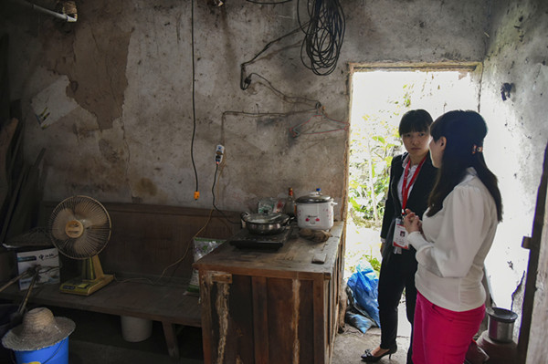 2.万正英1.jpg